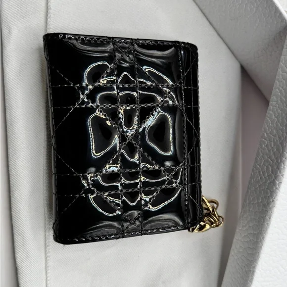 Dior Lady Dior Patent Cannage Compact Wallet - Picture 4 of 10